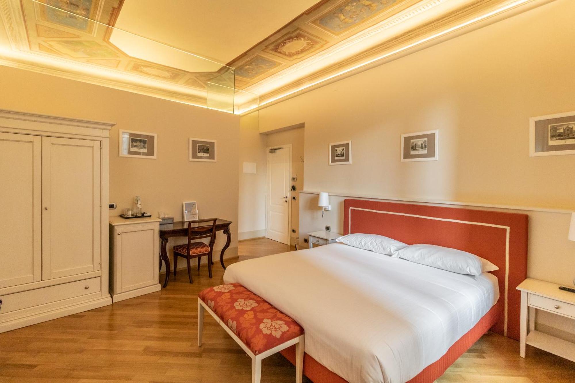 Casa Isolani Guest House Piazza Maggiore 1, Bologna